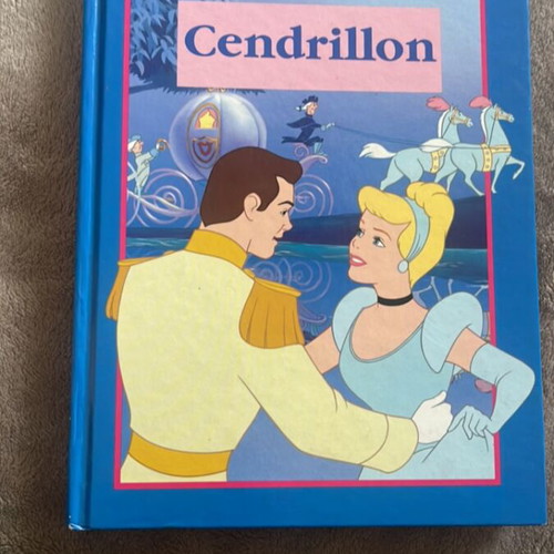 Cendrillon (Cinderella) children's book like new, French