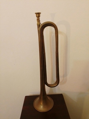 Bronze vintage bugle used, length 47cm