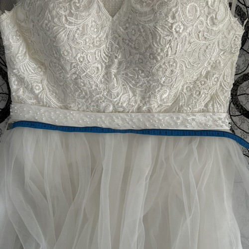 Wedding dress new ivory color, fits small to large sizes
