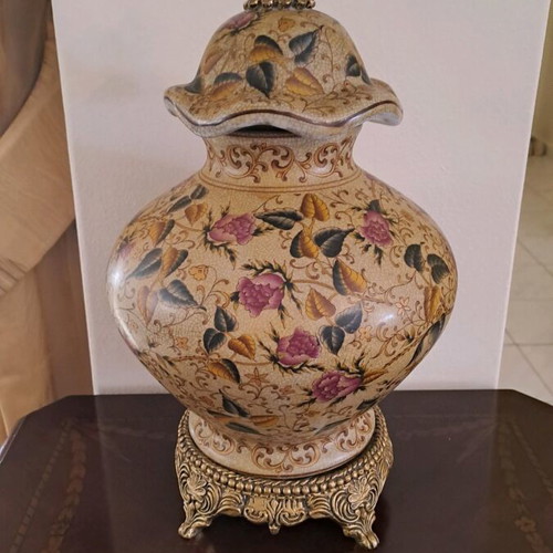 Decorative porcelain vase like new