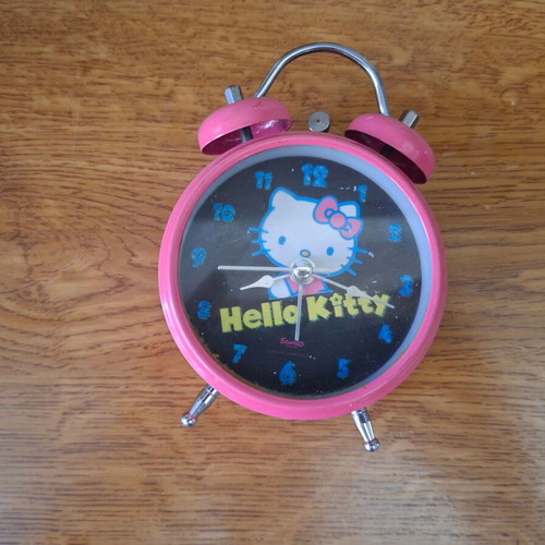 Hello Kitty Sanrio children's table clock alarm used