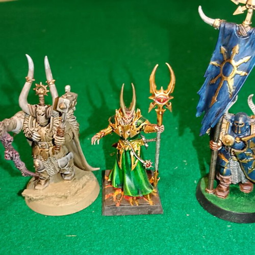 Warhammer Age of Sigmar painted miniatures set 10, 3 various miniatures