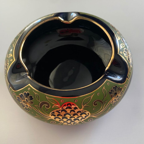 Porcelain ashtrays new, set of 2, blue with gold floral patterns