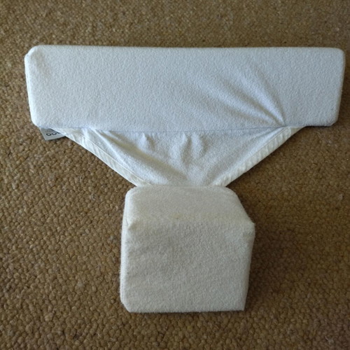 Doomoo baby sleep wedge like new
