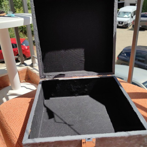 Wooden box like new, gift or jewelry storage, size 24x24x10 cm