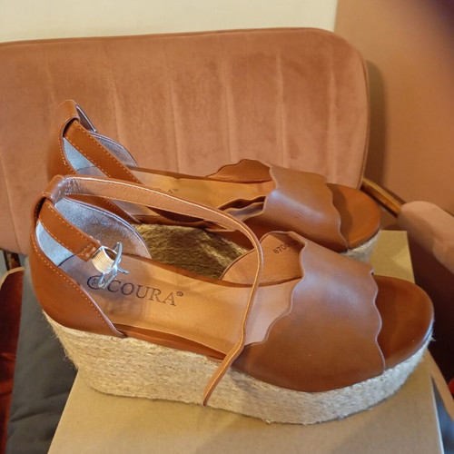 Platform sandals size 37 new, genuine leather, 8.5 cm heel, brown