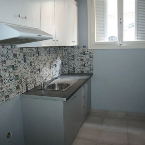 Διαμέρισμα στην Καλλιθέα ημιυπόγειο, 47 τ.μ., 1 υπνοδωμάτιο, ανακαινισμένο