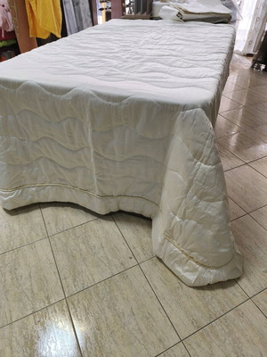 Κουβέρλι υπερδιπλό Ιταλίας καινούργιο, ιβουάρ συνθετικό μετάξι με βαμβάκι