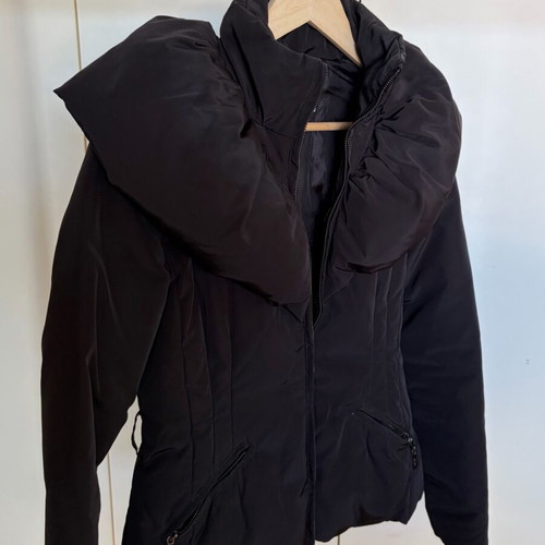 Relish women's black jacket size S like new with large collar and belt