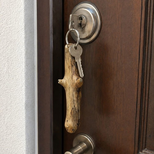 Driftwood keychain with light finish