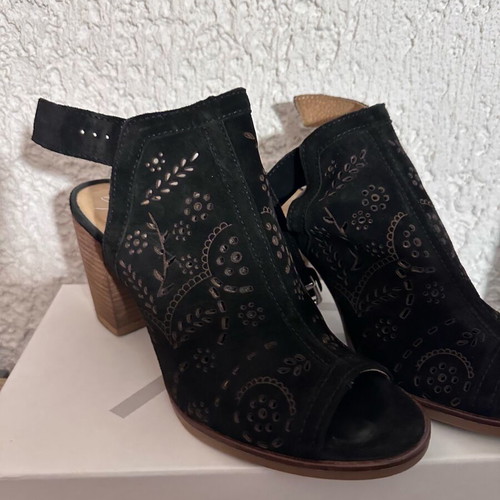 Alpe women's handmade sandals like new, size 41, black