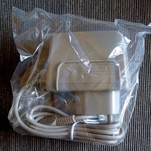 Power adapter for Nintendo 3DS new in packaging