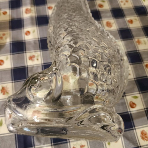 Glass Soviet vase fish design like new, thick glass