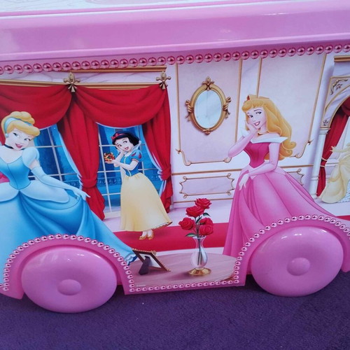 Children's storage box like new with wheels pink