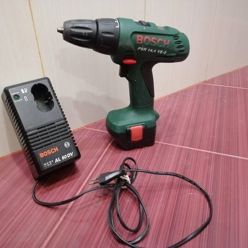 Bosch screwdriver used with charging station