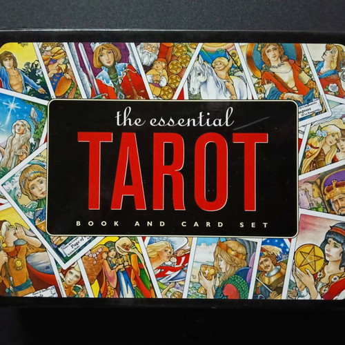 The Essential Tarot card deck by Rosalind Simmons like new book and card set