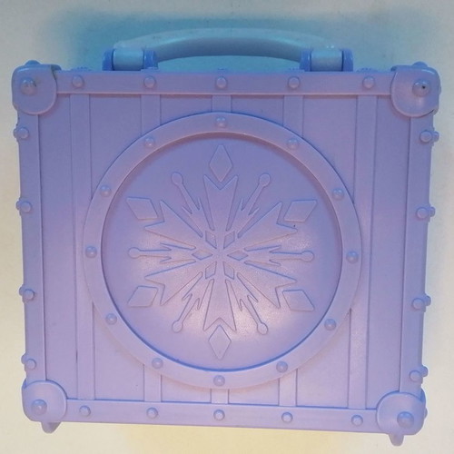 Hasbro Disney Frozen 2 Scene Set Elsa used, brown bedroom