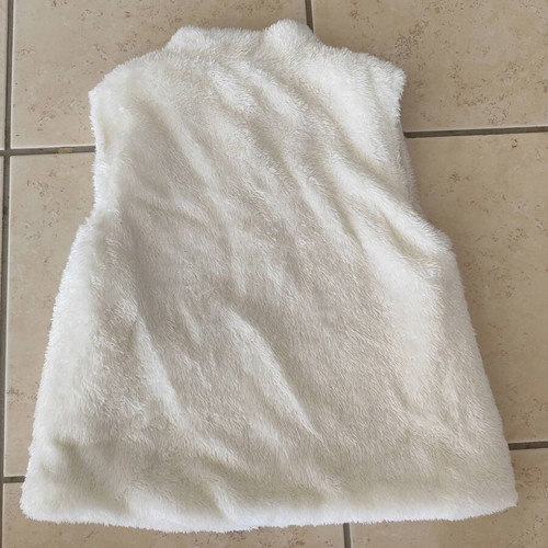 Miss Evita fur vest new, size 6, white