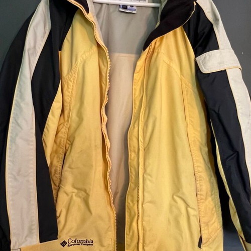 Columbia sports ski jacket used, yellow with fleece