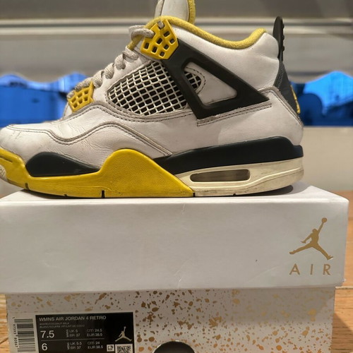 JORDAN 4