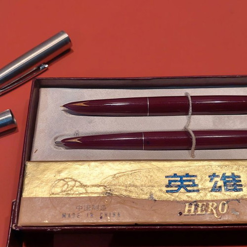 Vintage HERO 329 writing set new, pen and nib 1970s