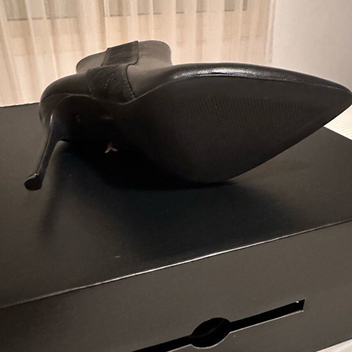 Boots DKNY size 35 black leather new, 10 cm heel