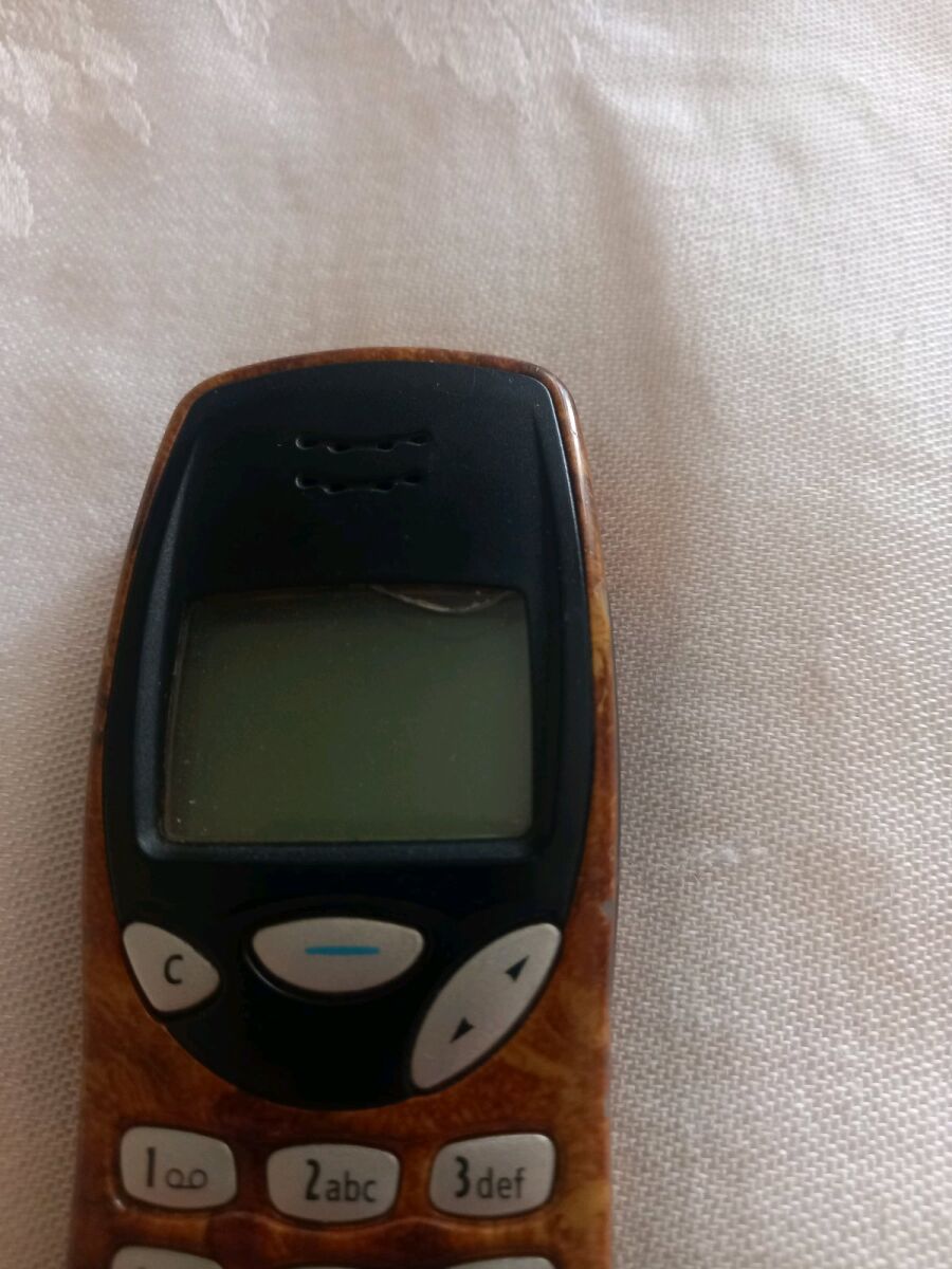 Nokia 3210 used with decorative… - € 15,00 - Vendora.cy