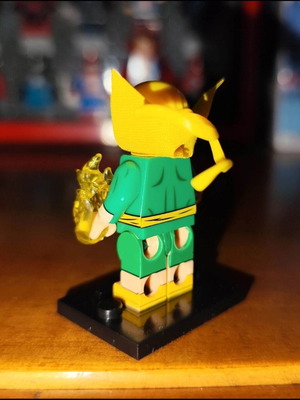 Φιγούρα Iron Fist Comic Accurate σαν καινούργιο με εξαρτήματα