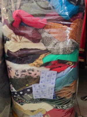 20kg mix vintage sweaters and cardigans, around 40 pieces