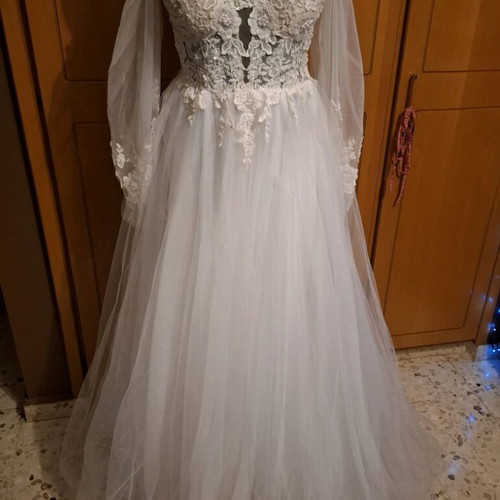 Boho wedding dress white with veil and storage bag, like new, sizes XS-S-M