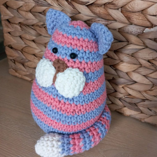 Knitted cat doll new, handmade, 17 cm
