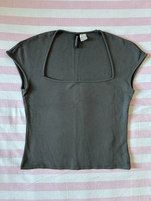 H&M grey top like new, size S