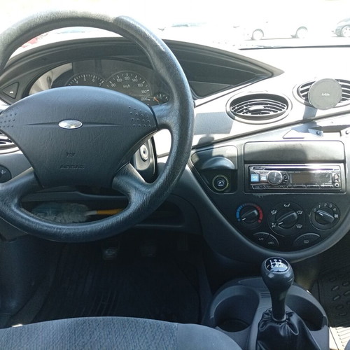 Ford Focus 1999 1600cc used, manual, 100 hp, Alpine radio-cd