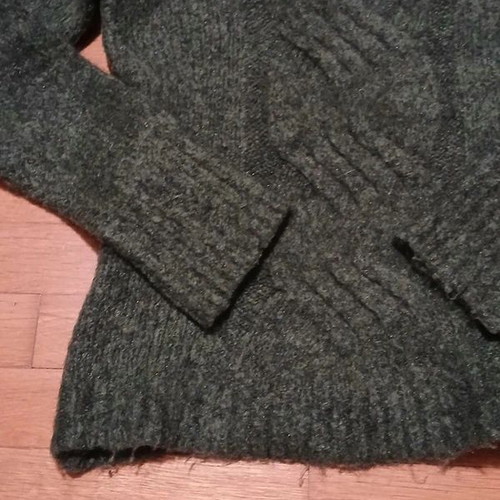 T.T Studio wool and mohair sweater size M like new, green