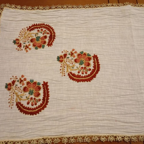 Handmade embroidery like new