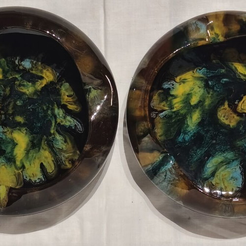 Clay ashtrays like new, set of 2 with colorful design
