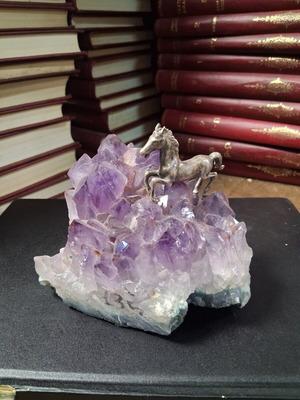 Amethyst with silver horse used, expressive sculpture