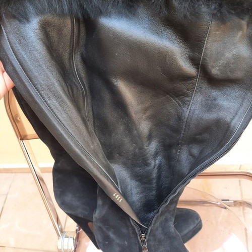 Prada black suede boots with fur size 41 like new, high heels