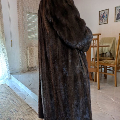 Women's brown fur coat like new