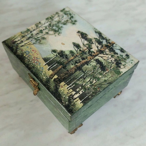 Serpentine Jewelry Box like new with decorative metal feet