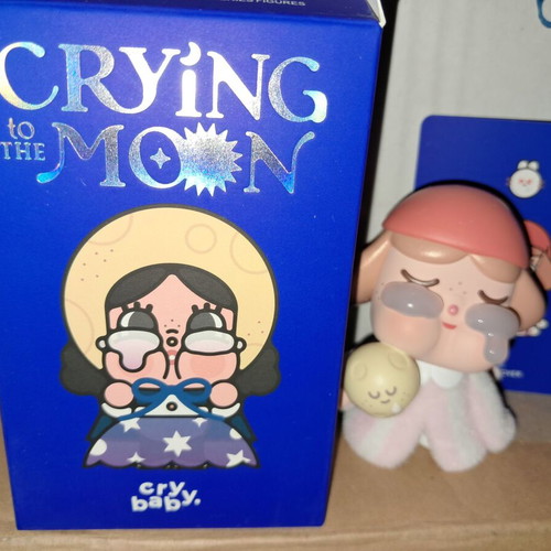 The Moon Lover Popmart Crybaby Crying To The Moon μίνι φιγούρα σαν καινούργιο