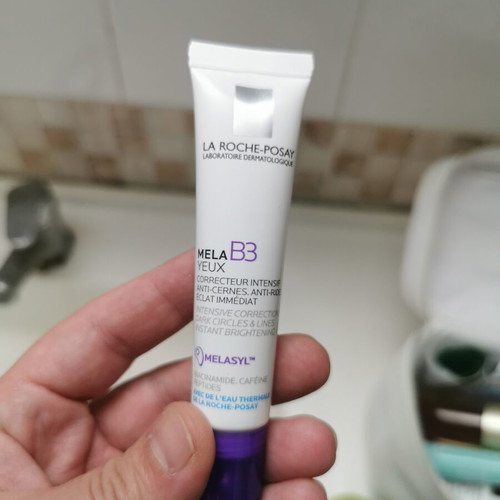 La Roche-Posay eye cream used