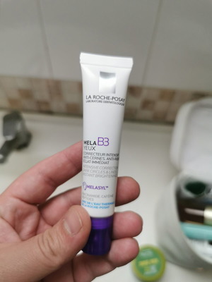La Roche-Posay eye cream used