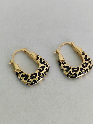 Hoop earrings with animal print detail in black enamel like new