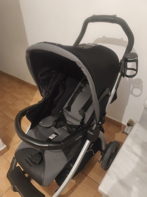Καρότσι μωρού Peg Perego σαν καινούργιο με μικρό ελάττωμα στο δέρμα