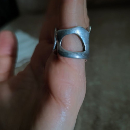 Silver 925 Chevalier Ring like new with open shank