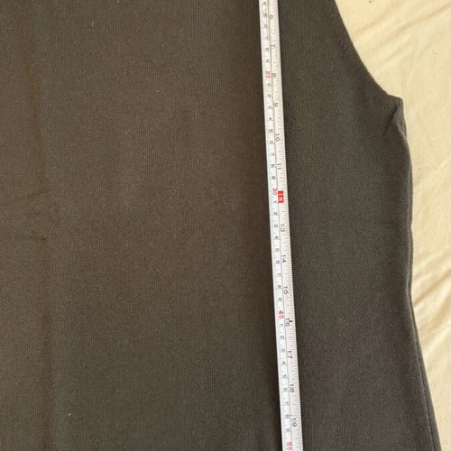 Benetton Sleeveless Turtleneck Vest 100% Wool New, Dark Brown-Green