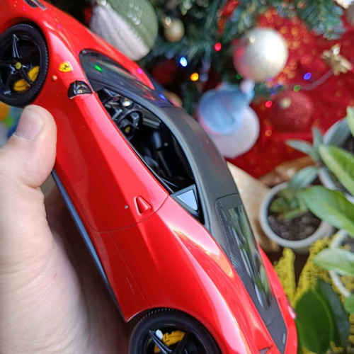 Ferrari 458 Italia 1/18 red sealed body new