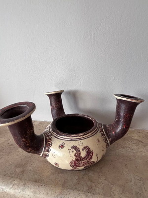Copy of Corinthian vase like new