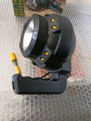 Αδιάβροχος φακός καινούργιος, στεγανότητα μέχρι 10 μέτρα